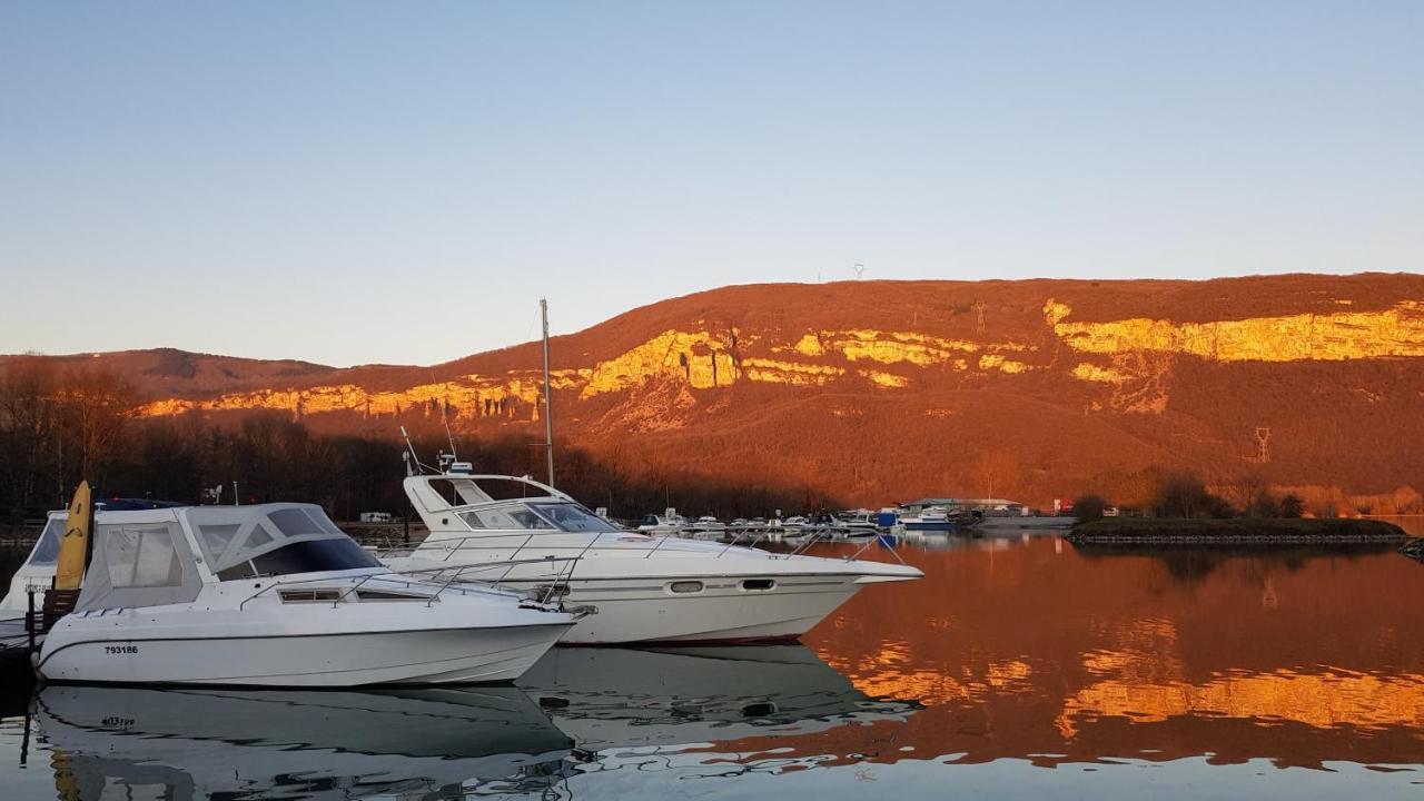 Eden Marine Ξενοδοχείο Montalieu-Vercieu Εξωτερικό φωτογραφία
